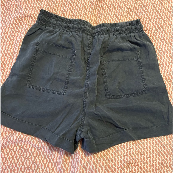 Universal Thread Grey Drawstring Shorts - Picture 3 of 4